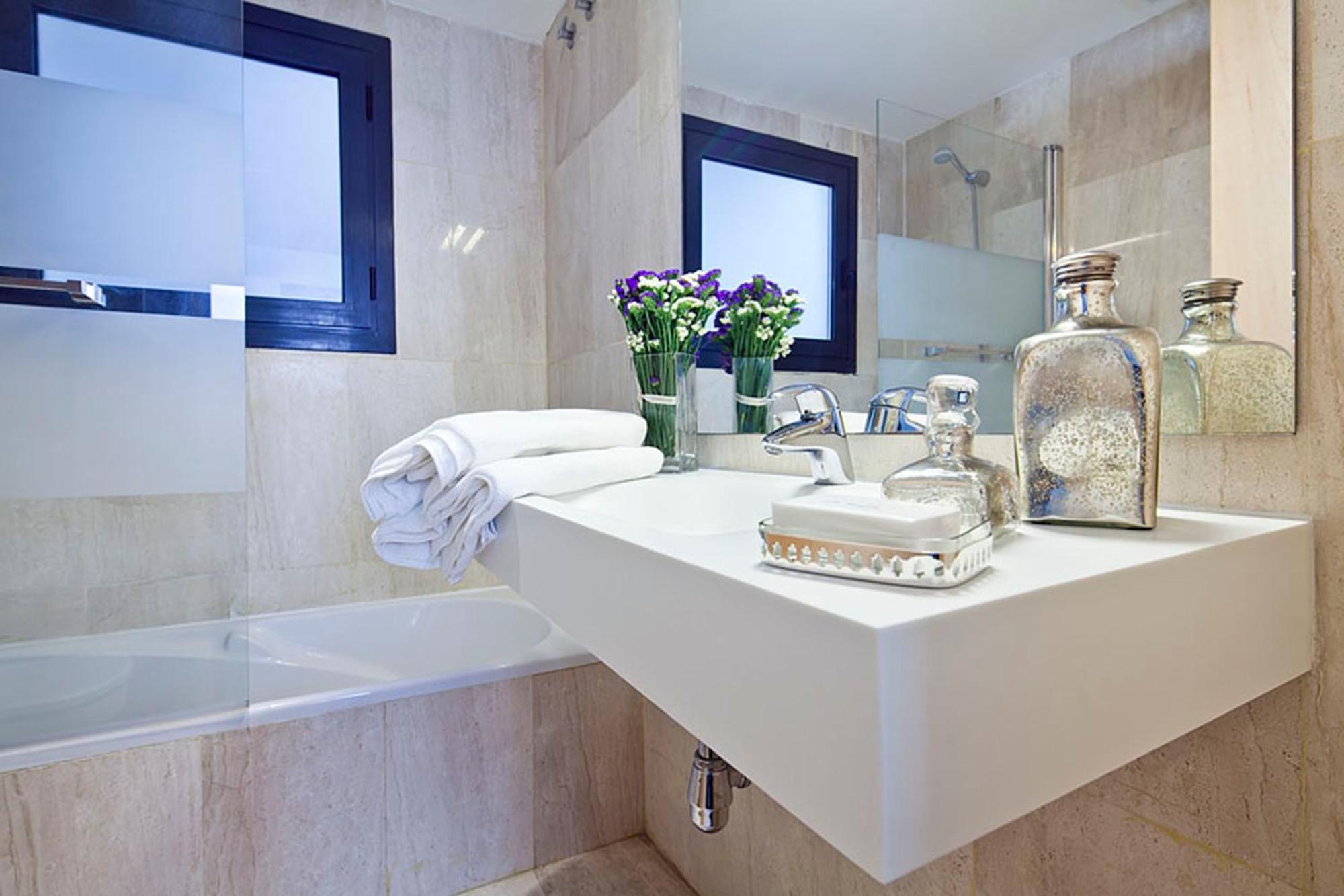 Apartment Barcelona Rentals - Private Pool And Garden Center Номер фото