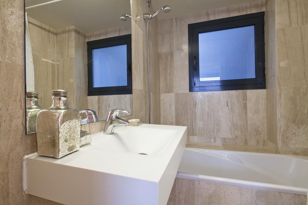 Apartment Barcelona Rentals - Private Pool And Garden Center Номер фото